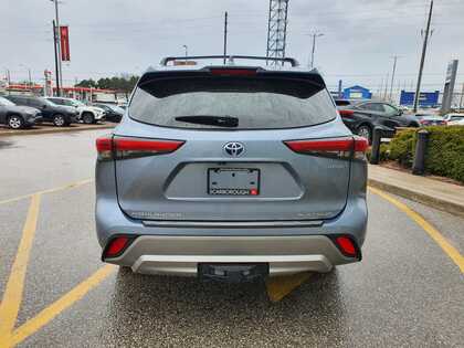 used 2023 Toyota Highlander car, priced at $61,995