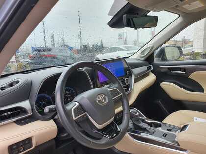 used 2023 Toyota Highlander car, priced at $61,995