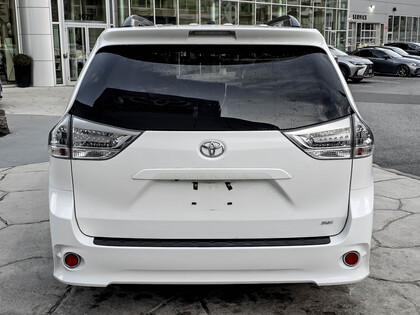 used 2017 Toyota Sienna car