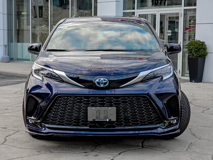 used 2024 Toyota Sienna car, priced at $68,995