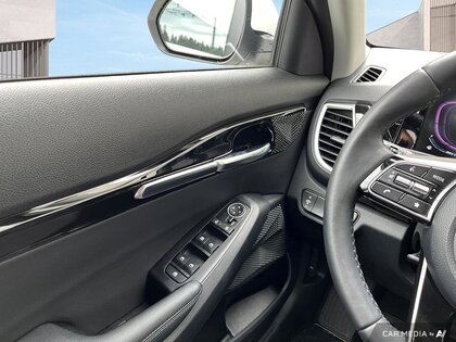 used 2025 Kia Seltos car, priced at $33,092
