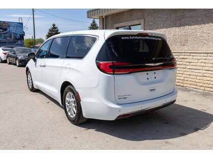 used 2023 Chrysler Pacifica car, priced at $39,988