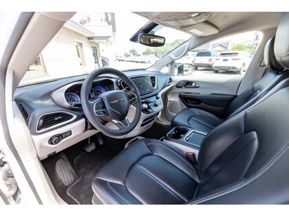 used 2023 Chrysler Pacifica car, priced at $39,988