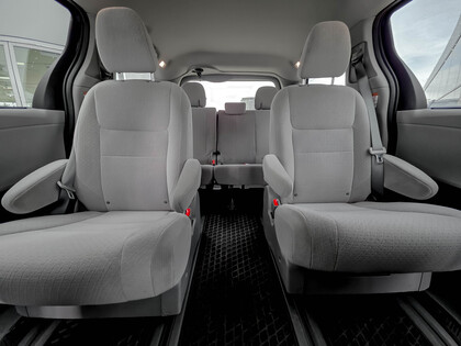 used 2020 Toyota Sienna car, priced at $30,995