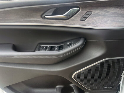 used 2023 Jeep Grand Cherokee car, priced at $59,070