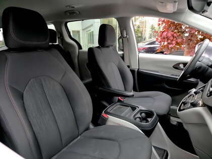 used 2018 Chrysler Pacifica car, priced at $25,995