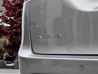 used 2018 Chrysler Pacifica car, priced at $25,995