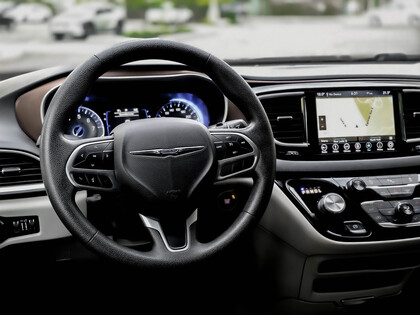 used 2018 Chrysler Pacifica car, priced at $25,995