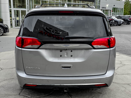 used 2018 Chrysler Pacifica car, priced at $25,995