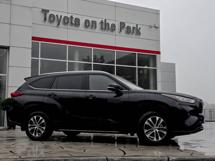 used 2020 Toyota Highlander car, priced at $40,995