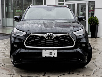 used 2020 Toyota Highlander car, priced at $40,995