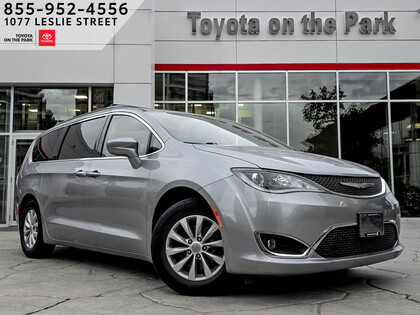used 2018 Chrysler Pacifica car, priced at $25,995
