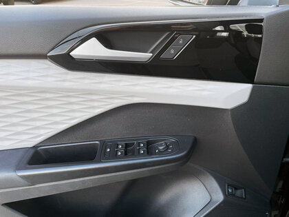 used 2022 Volkswagen Taos car