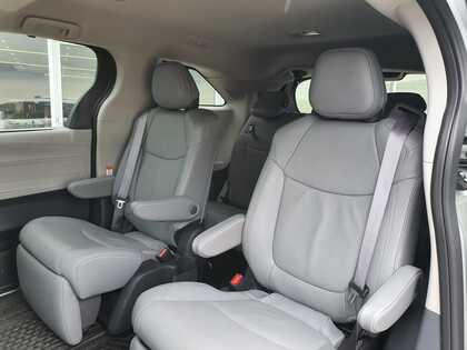used 2024 Toyota Sienna car, priced at $72,995