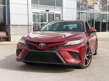 used 2018 Toyota Camry car, priced at $23,621