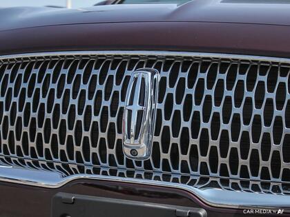 used 2022 Lincoln Nautilus car, priced at $41,900