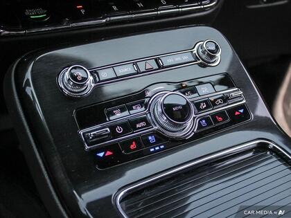 used 2022 Lincoln Nautilus car, priced at $41,900