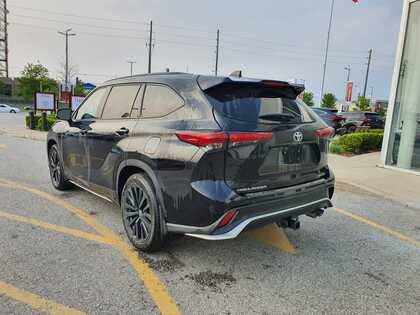 used 2023 Toyota Highlander car, priced at $50,995