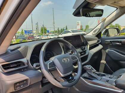 used 2023 Toyota Highlander car, priced at $57,995