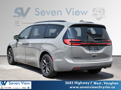 used 2022 Chrysler Pacifica car, priced at $36,510