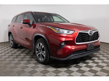 used 2023 Toyota Highlander car, priced at $49,998