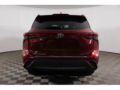 used 2023 Toyota Highlander car, priced at $49,998