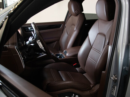 used 2020 Porsche Cayenne car, priced at $62,900