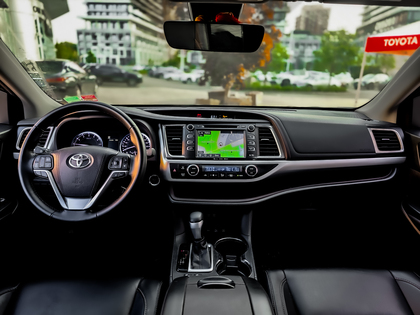 used 2018 Toyota Highlander car, priced at $38,995