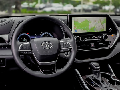 used 2024 Toyota Highlander car, priced at $60,995