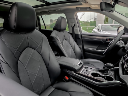 used 2024 Toyota Highlander car, priced at $60,995