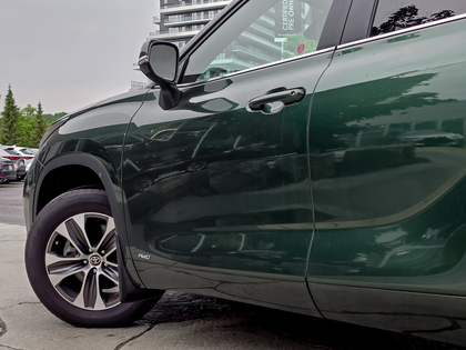 used 2024 Toyota Highlander car, priced at $59,995