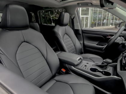 used 2024 Toyota Highlander car, priced at $59,995