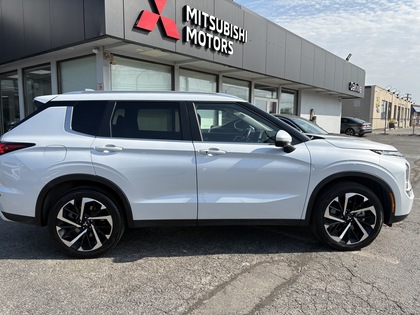 used 2024 Mitsubishi Outlander car, priced at $38,950