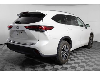 used 2020 Toyota Highlander car, priced at $41,998