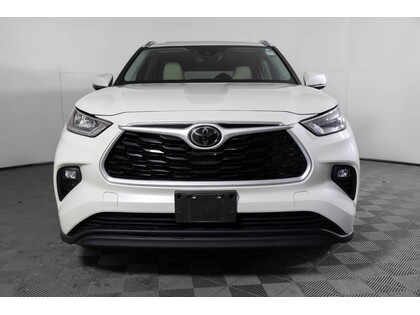 used 2020 Toyota Highlander car, priced at $41,998