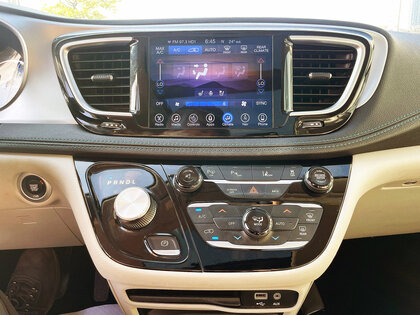 used 2017 Chrysler Pacifica car, priced at $28,320