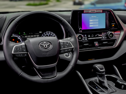 used 2025 Toyota Highlander car, priced at $61,495