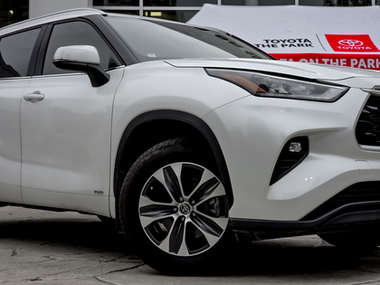 used 2025 Toyota Highlander car, priced at $61,495