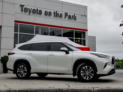 used 2025 Toyota Highlander car, priced at $61,495