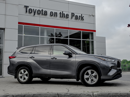 used 2022 Toyota Highlander car, priced at $49,995
