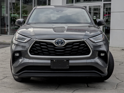used 2022 Toyota Highlander car, priced at $49,995