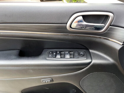used 2019 Jeep Grand Cherokee car, priced at $31,696