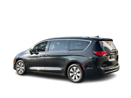 used 2017 Chrysler Pacifica car, priced at $28,320