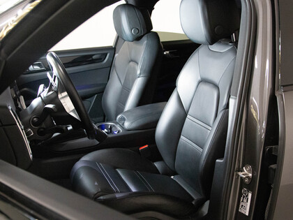 used 2020 Porsche Cayenne car