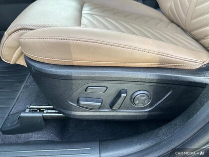 used 2025 Kia Sorento car, priced at $48,702