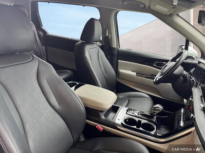 used 2022 Kia Carnival car, priced at $38,007