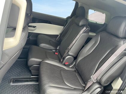 used 2022 Kia Carnival car, priced at $38,007