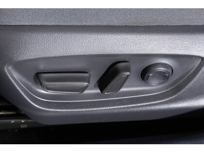 used 2022 Toyota Camry Hybrid car, priced at $33,498