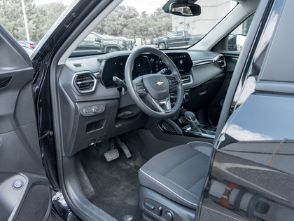 used 2024 Chevrolet TrailBlazer car, priced at $30,993