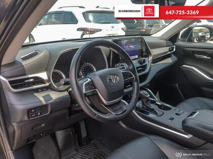 used 2025 Toyota Highlander car, priced at $62,995